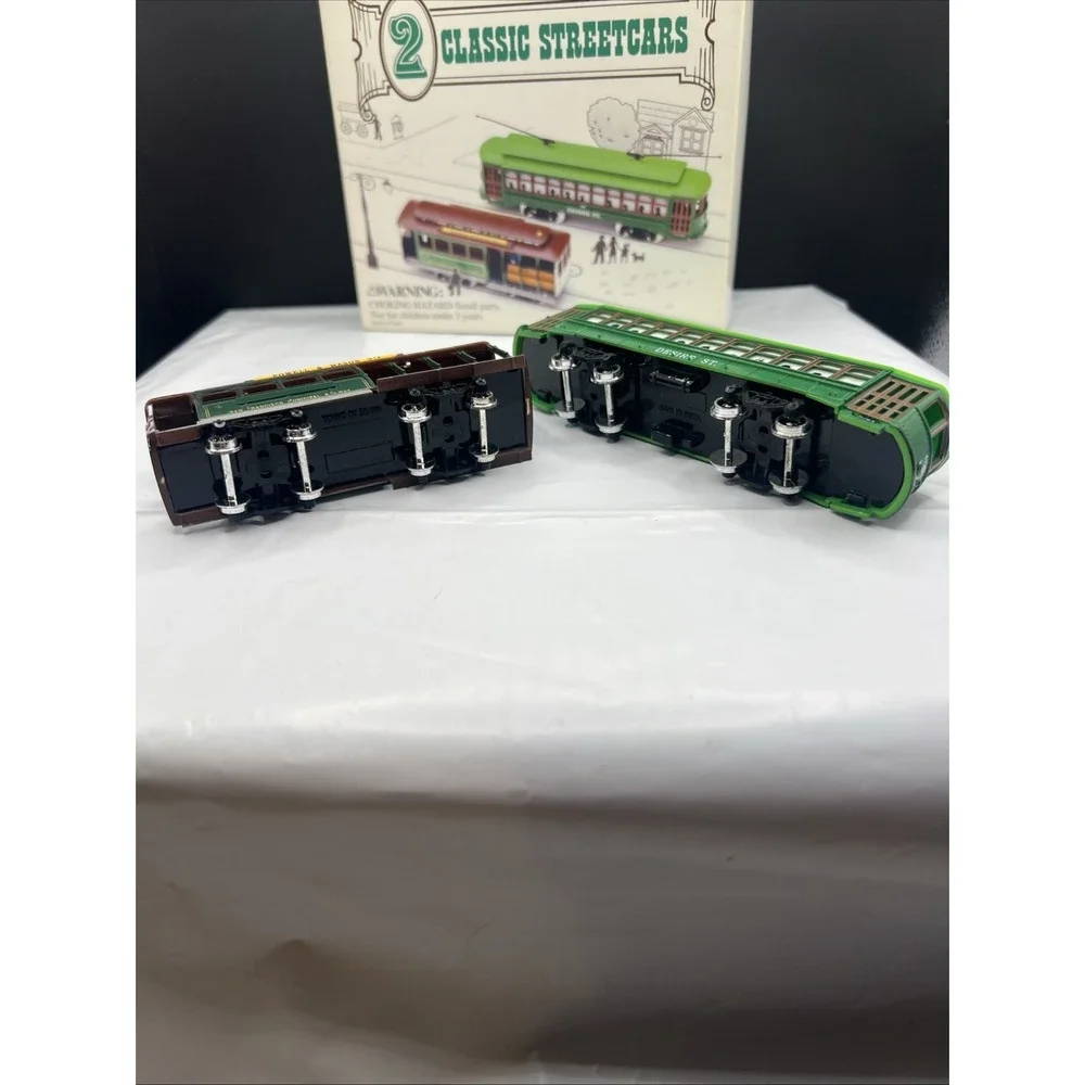 Classic Street Cars (2)  463 Desire St. Trolley Powell & Mason Train, HO NIB